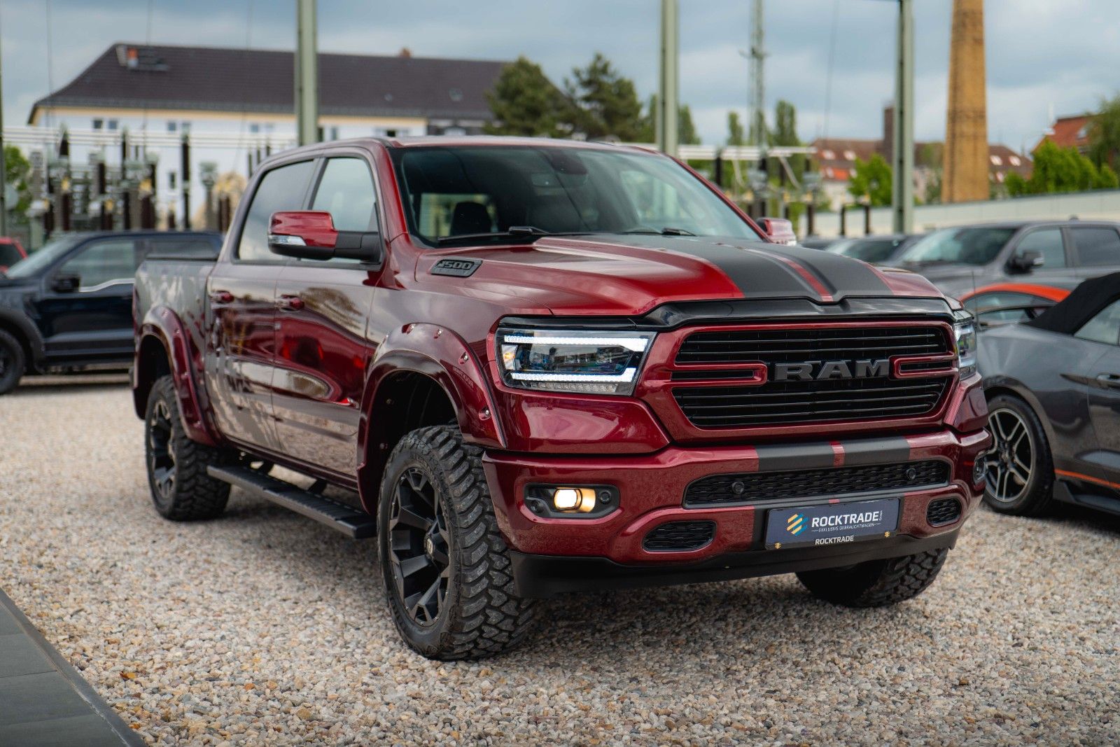Fahrzeugabbildung Dodge RAM 5.7 V8 HEMI 4x4 OFFROAD Night-Paket *LED*19%