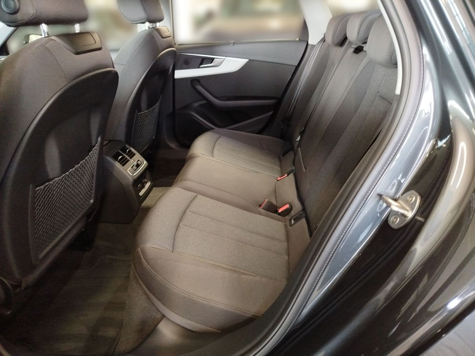 Audi A4 - Bild 11