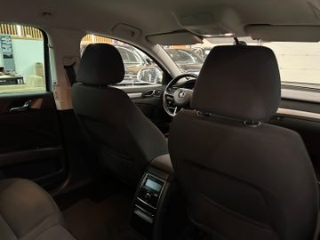 Skoda Superb Combi Exclusive *Xenon*PDC*Klima*DAB*Navi
