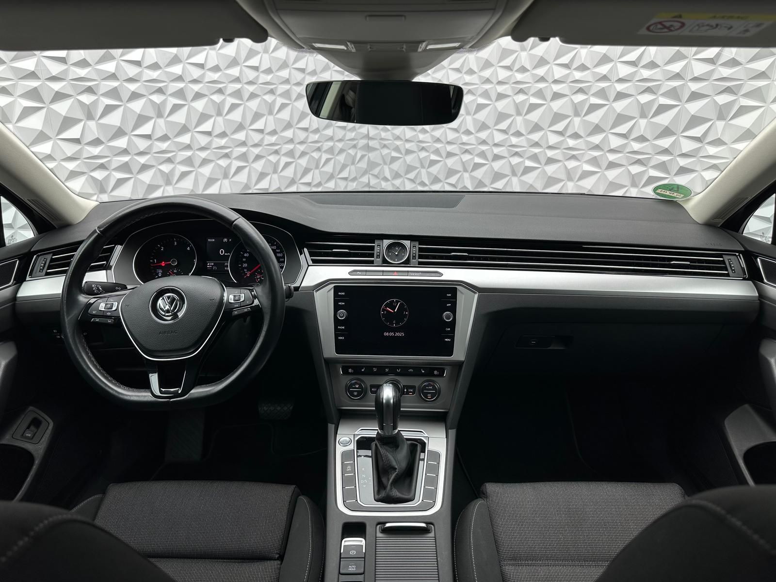 Fahrzeugabbildung Volkswagen PASSAT 2.0 TDI DSG/ACC/MASSAGE/DCC/LED/NAV/RCAM