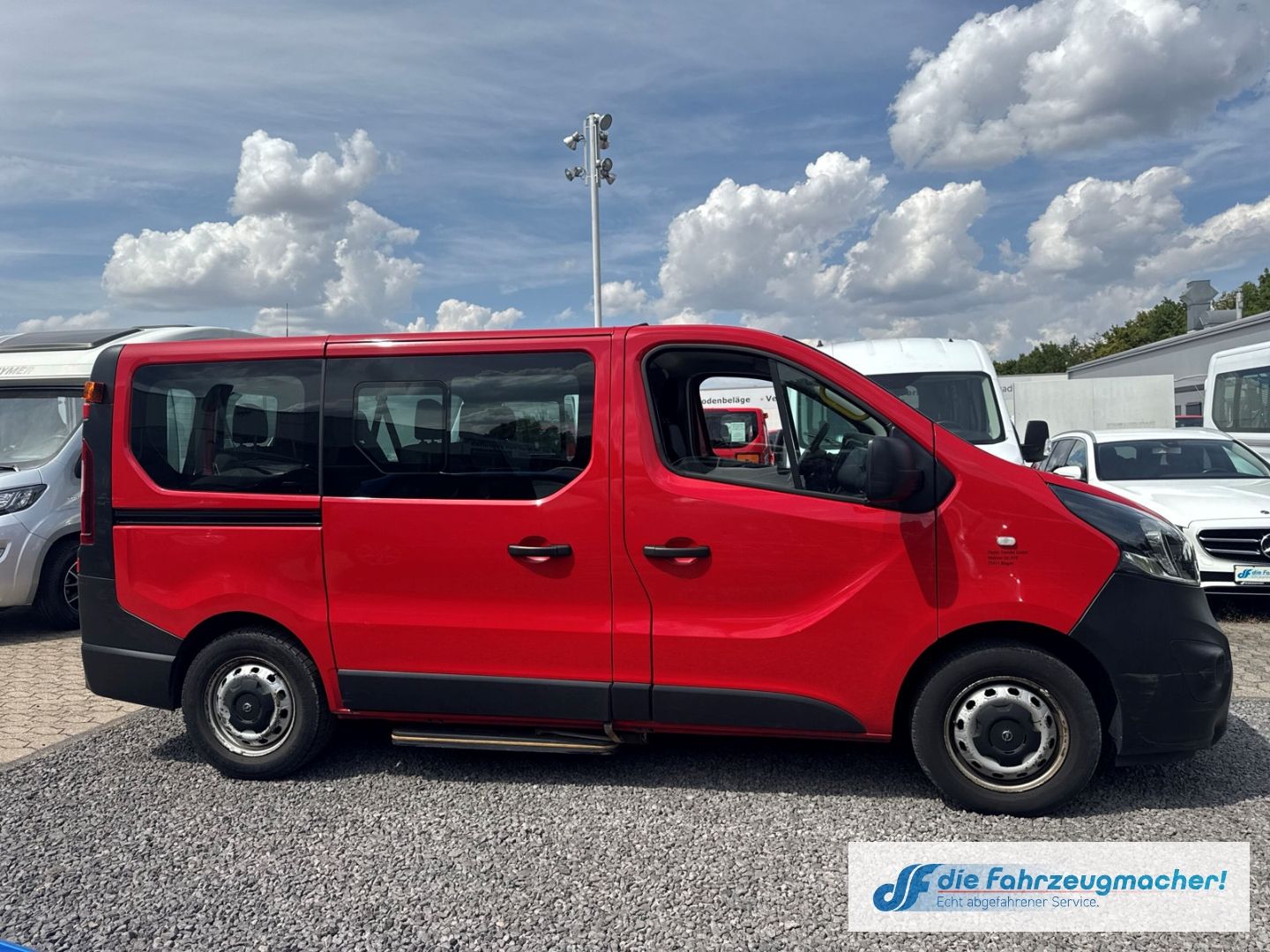 Fahrzeugabbildung Opel Vivaro B Kasten Combi L1H1 2,7t *1448 *EXPORT