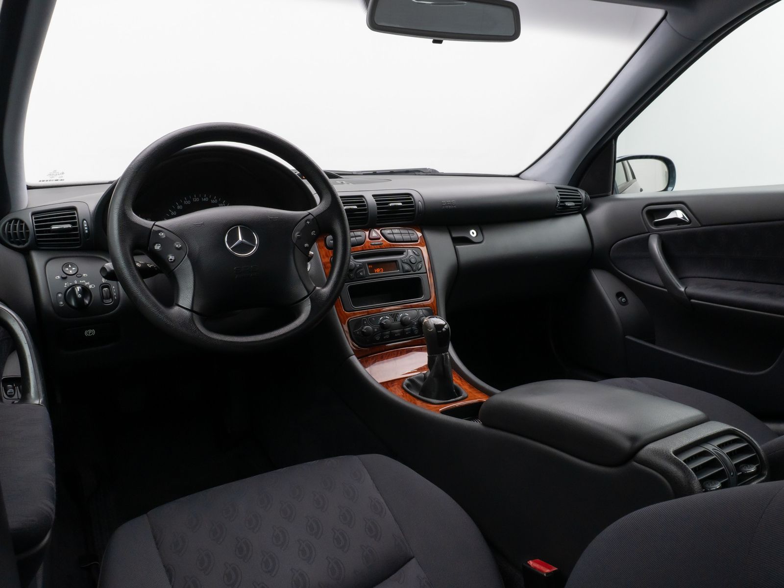 Fahrzeugabbildung Mercedes-Benz C 180 Limousine Kompressor Tempomat PDC