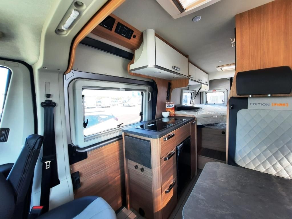 Fahrzeug Übersicht 8 Fahrzeugabbildung Weinsberg CaraBus EDITION FIRE 600 ME Verfüg./Sparen Sie 8
