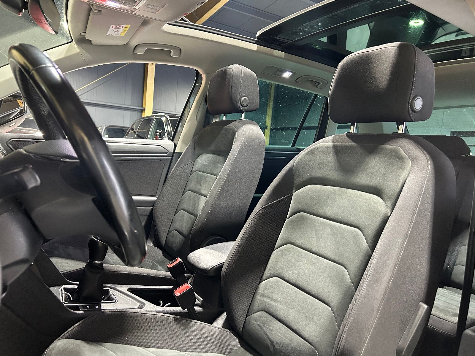 Fahrzeugabbildung Volkswagen Tiguan Highline BMT/PANO/ACC/APPLE/ALCANTARA/KAM