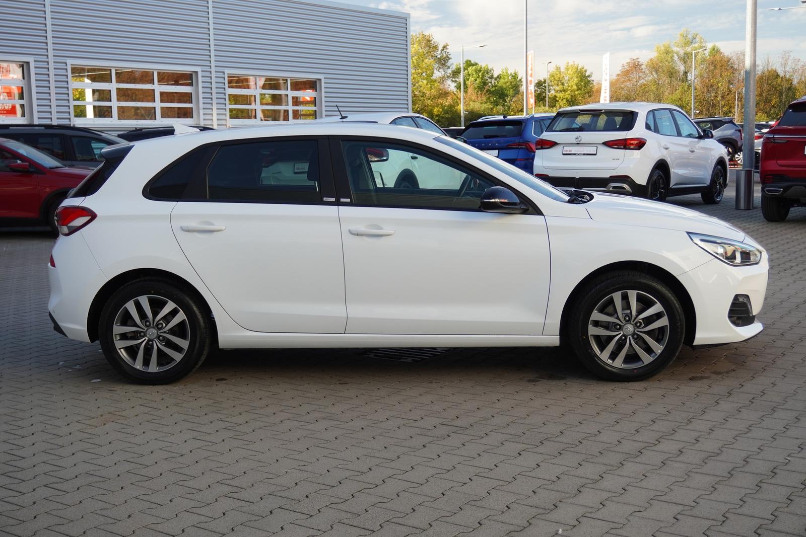 Hyundai i30 1.0 T-GDI YES! Navi Kamera Sitzheizung PDC