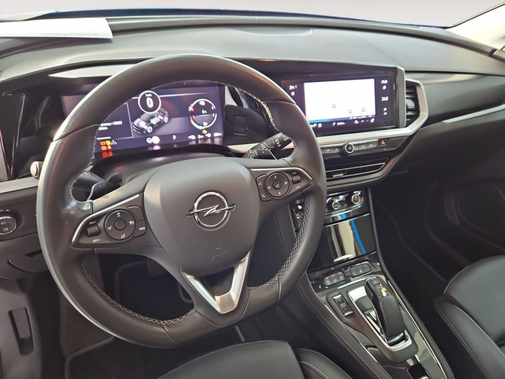 Fahrzeugabbildung Opel Grandland PHEV 4x4 1.6 DI Ultim Night Vision