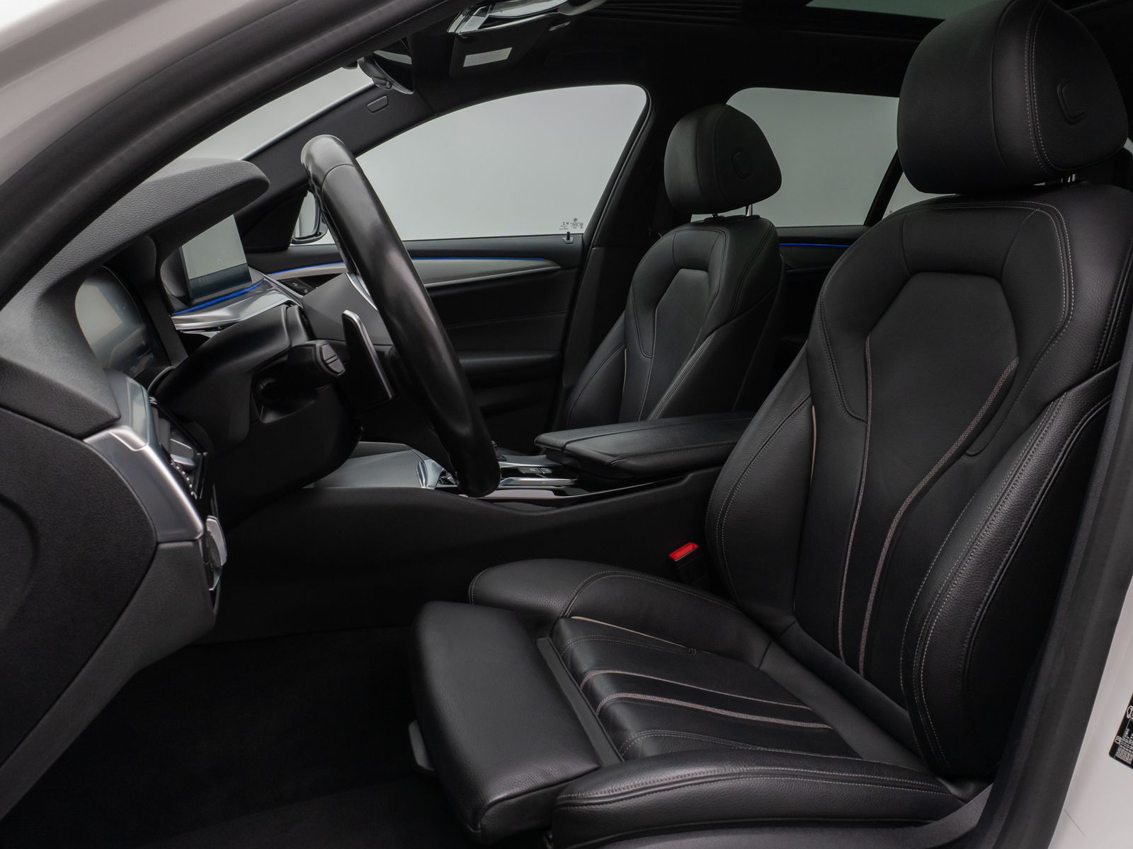 Fahrzeugabbildung BMW 520d Sport Line Kamera Panorama AHK HiFi Alarm