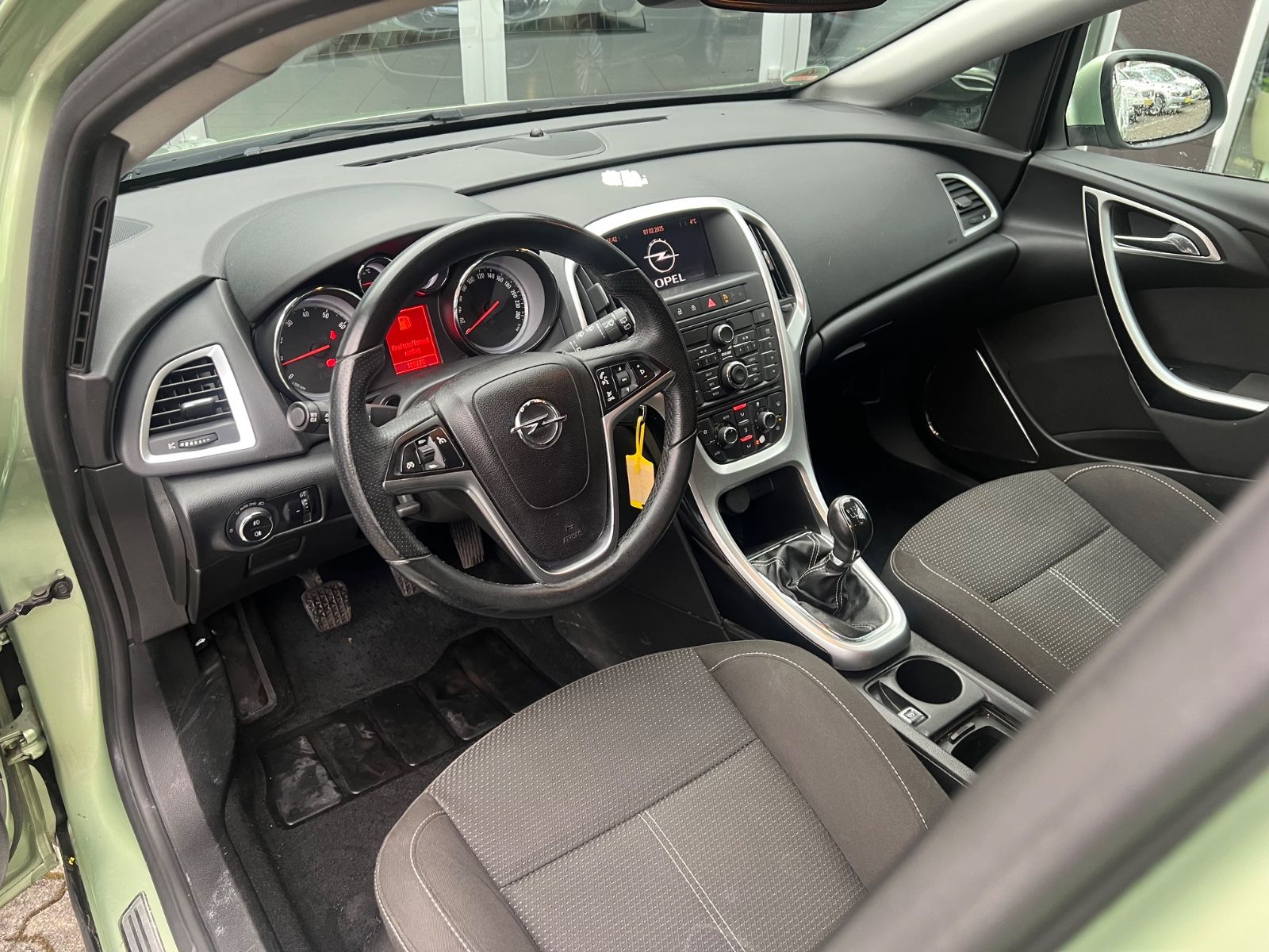 Fahrzeugabbildung Opel Astra J Lim. 5-trg. Sport