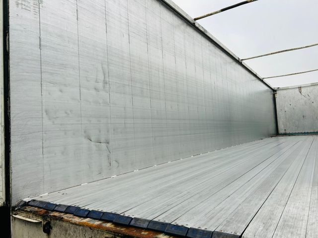 Fahrzeugabbildung Reisch Schubboden 92m³ 1+3 Achse liftbar TÜV Neu