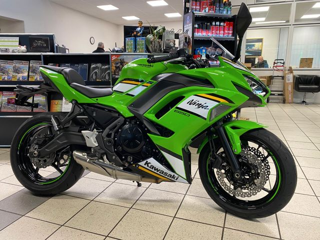 Kawasaki Ninja 650  KRT 2025