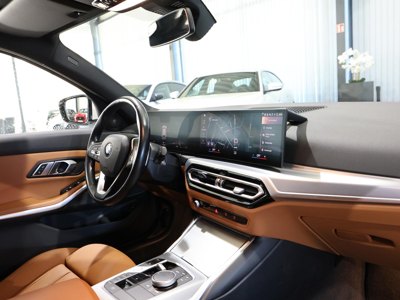 BMW 318d Touring SPORT WHITE & BROWN / CURVED+HUD