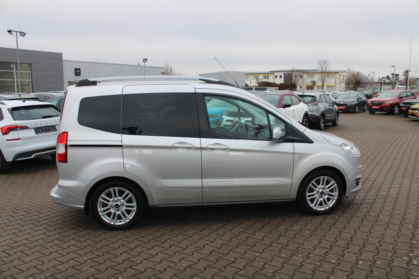 Ford Tourneo Courier Titanium