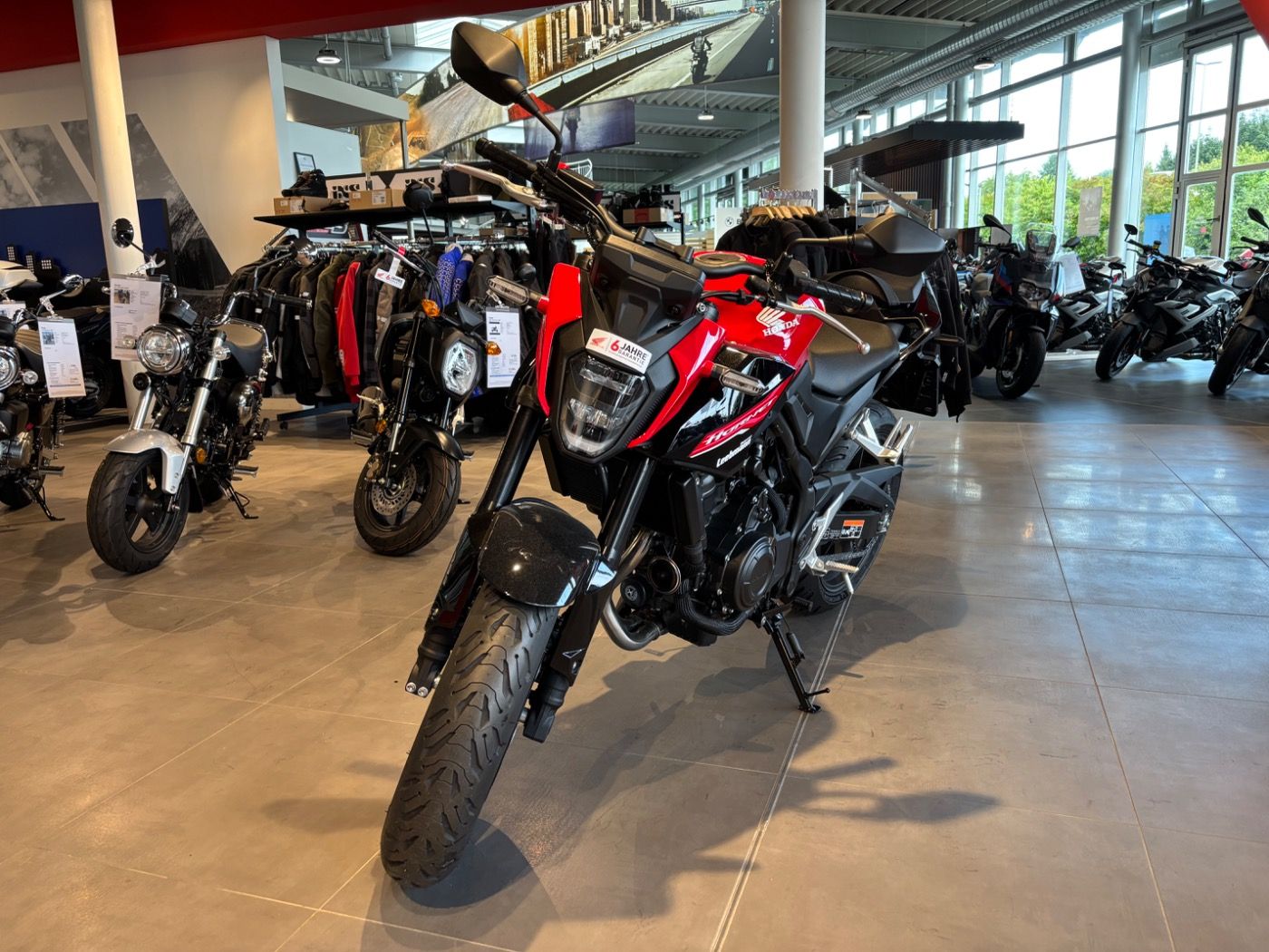 Fahrzeugabbildung Honda CB 500 Hornet 2025 alle Farben verfügbar