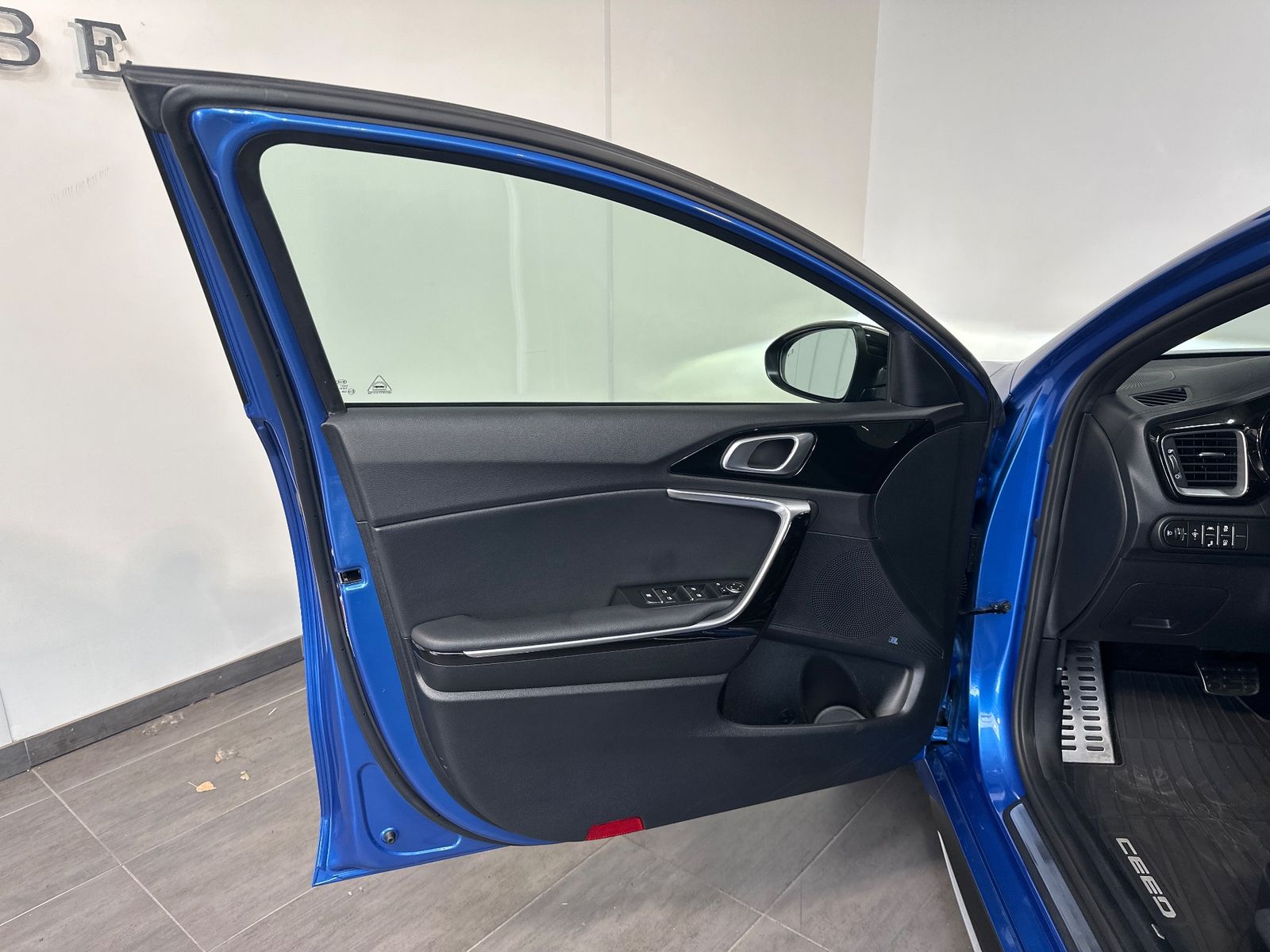 Fahrzeugabbildung Kia ProCeed 1.5 T-GDI DCT GT Line NAV+LED+ACC+KAM