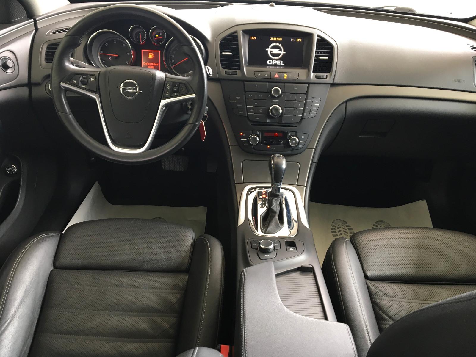 Opel Insignia 2012 — photo 12