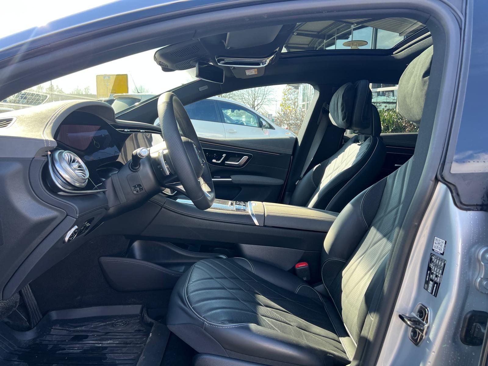 Fahrzeugabbildung Mercedes-Benz EQS 580 4M AMG Premium+ HYPER Massage HAL Carbon