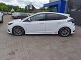 Ford Focus ST Bi-Xenon/H&R/Recaro/PDC/SHZ - Ford Focus: ST