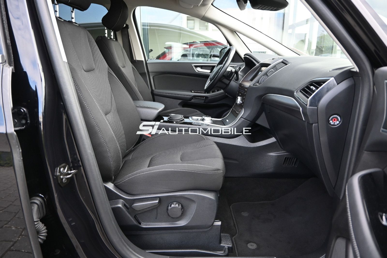Fahrzeugabbildung Ford S-Max 2.0 d 140kW 4x4 Titanium °ACC°AHK°2xKAMERA