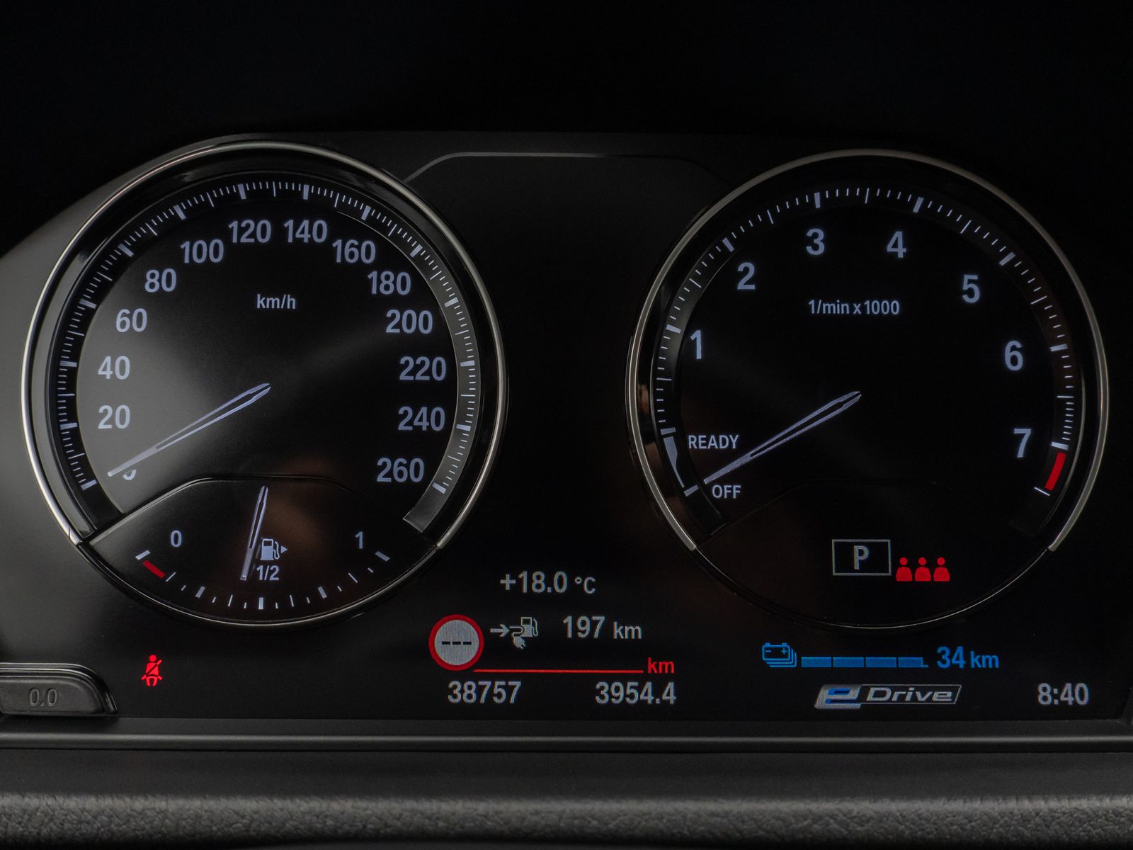 Fahrzeugabbildung BMW X2 xD25e HUD DAB H/K Navi+ Parkassist Alarm LED