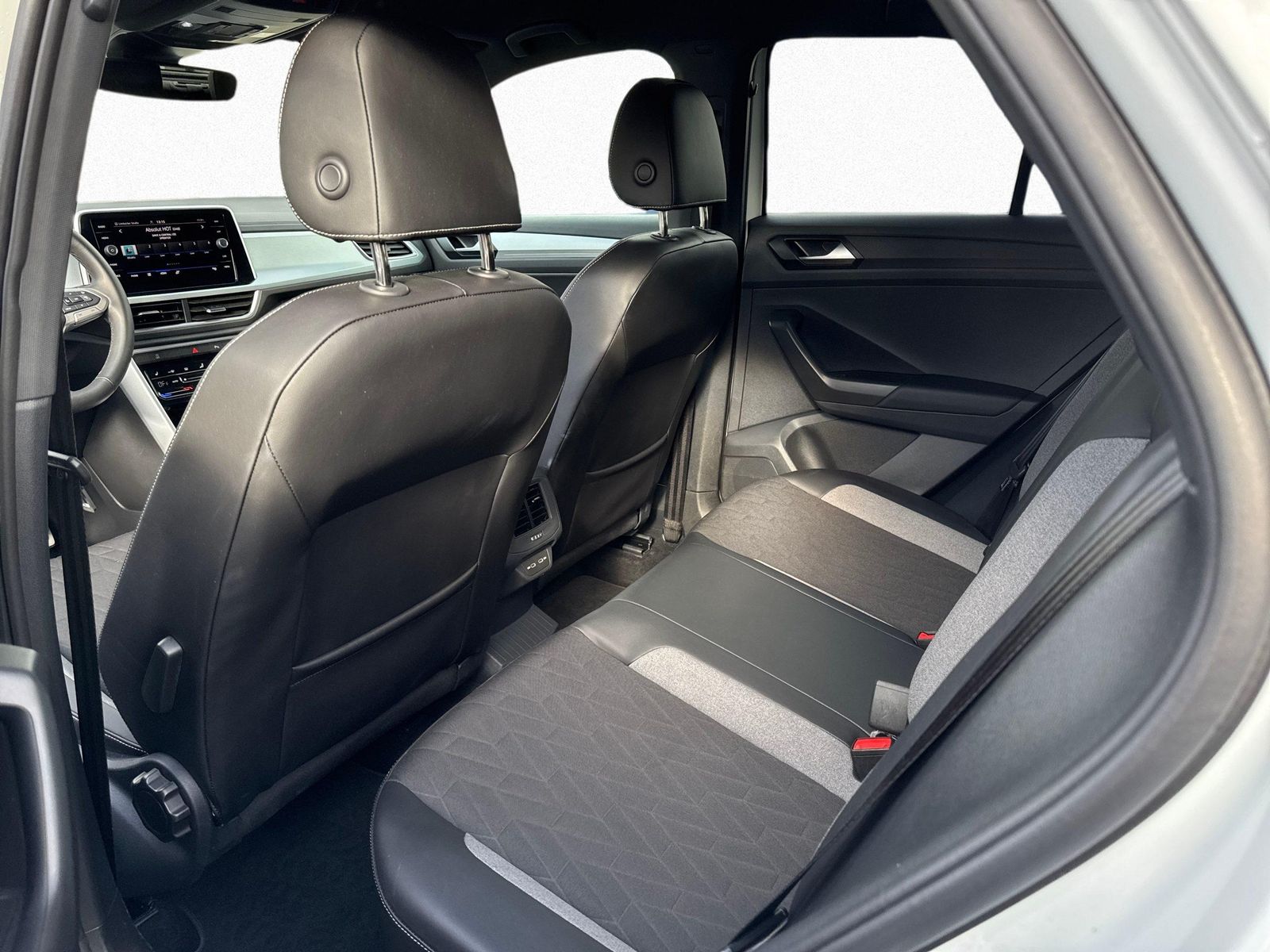 Volkswagen T-Roc - Bild 13