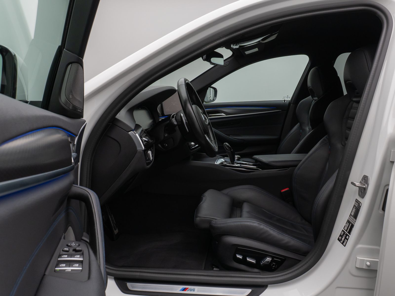 Fahrzeugabbildung BMW 540d xD M Sport Kamera DAB H/K AHK Alarm 20Zoll