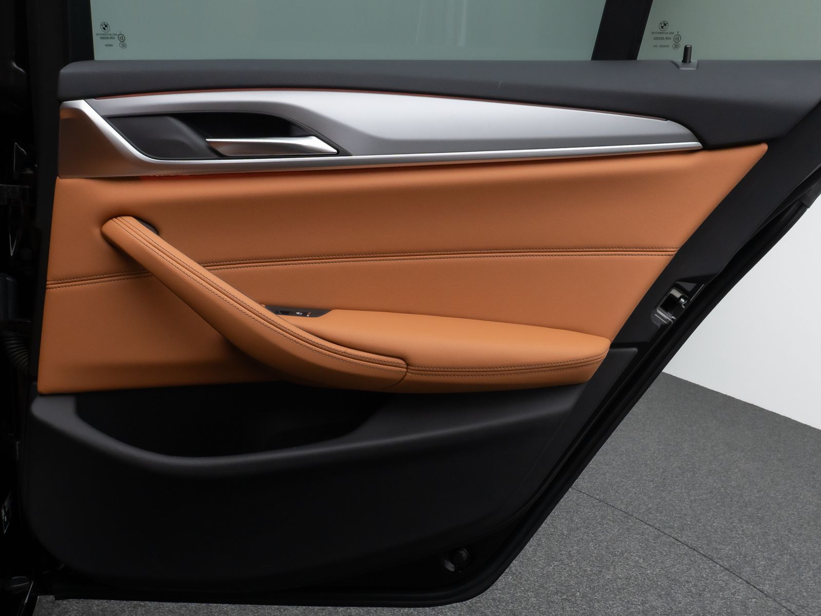 Fahrzeugabbildung BMW 530e xD Laser Kamera HUD DAB HiFi 4xKlima AHK