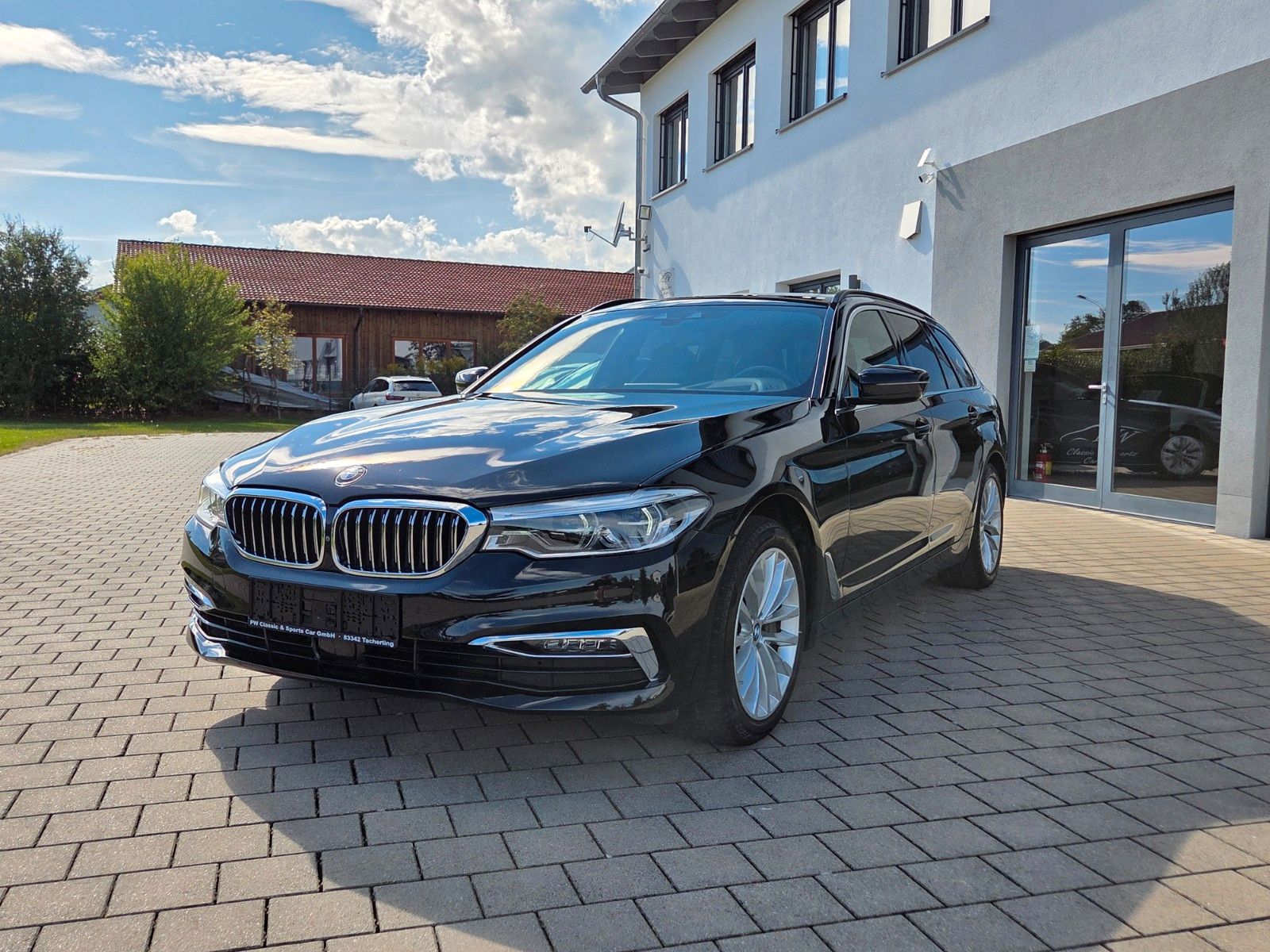 BMW 540i Touring xDrive Luxury Line H&K Pano ACC foto 8