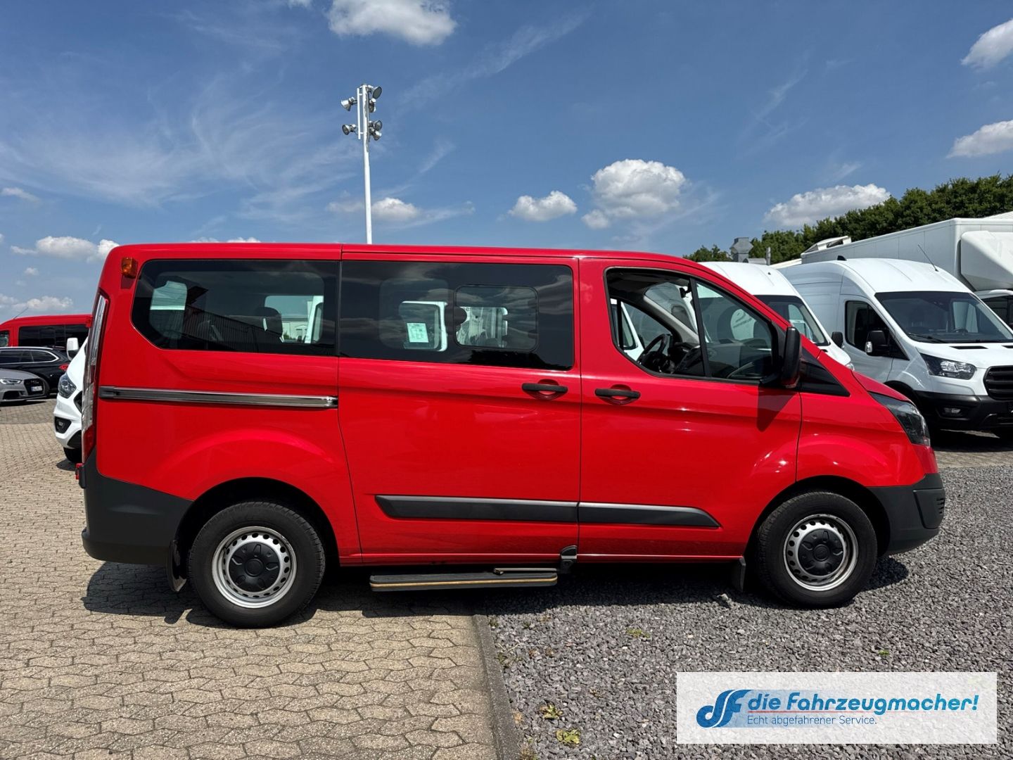 Fahrzeugabbildung Ford Transit Custom Kombi 300 L1 2.2 TDCi *4107