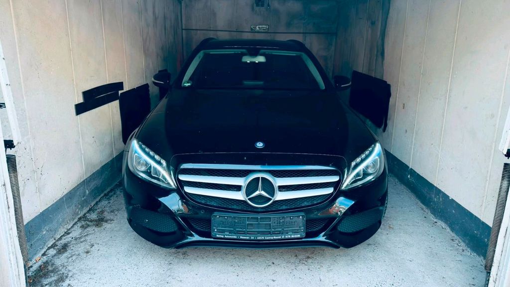 Image of Mercedes-Benz C 200