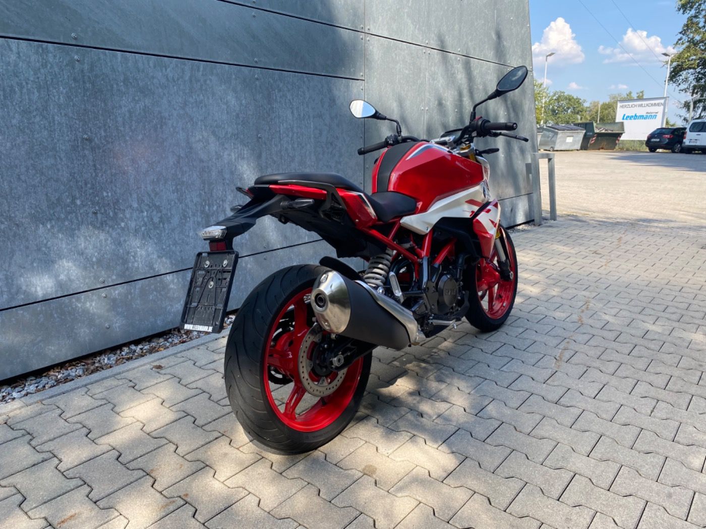 Fahrzeugabbildung BMW G 310 R