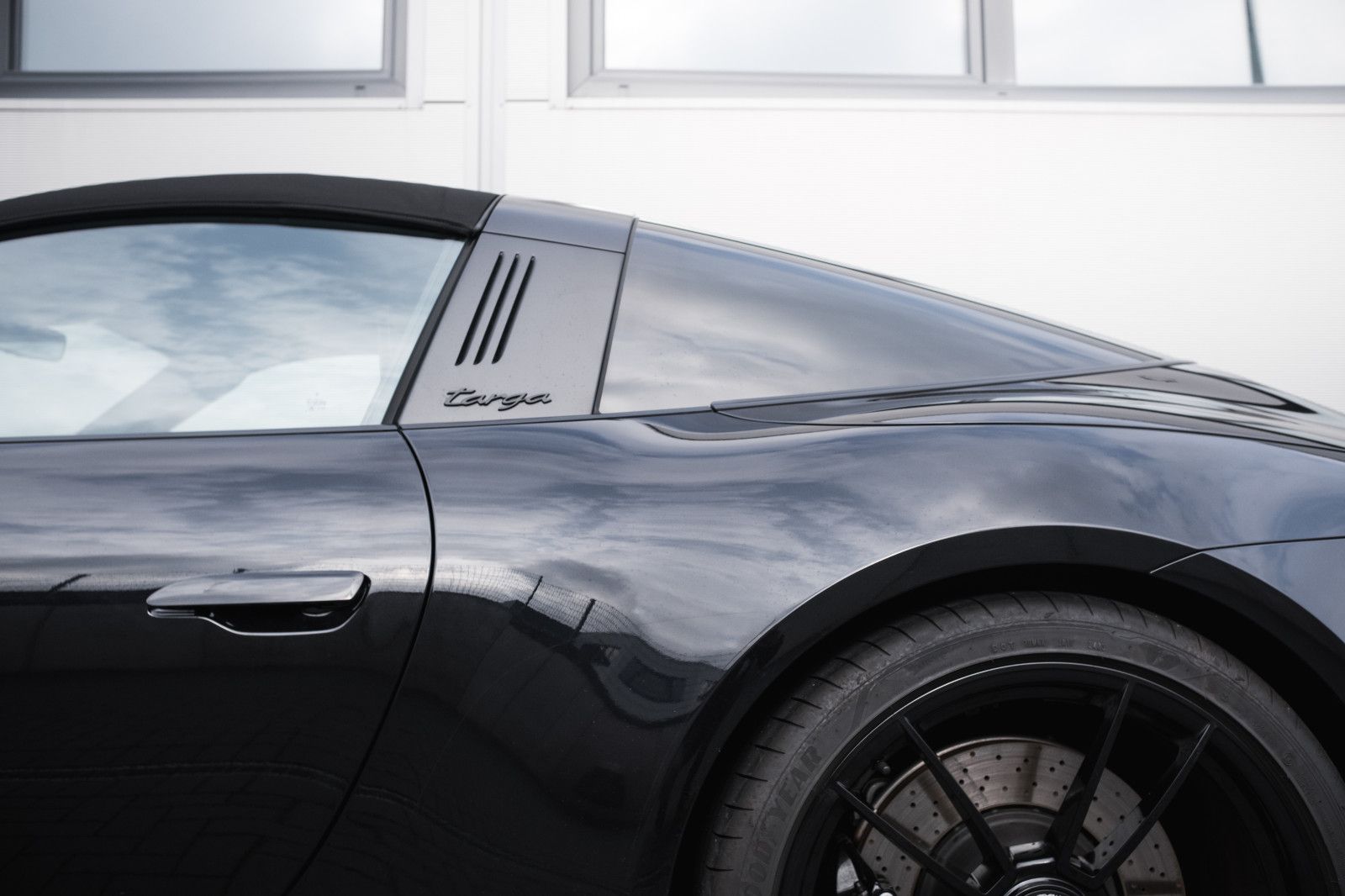 Fahrzeugabbildung Porsche 992/911 Targa 4 GTS-Lift-Inno-Burm.-Nachtsicht