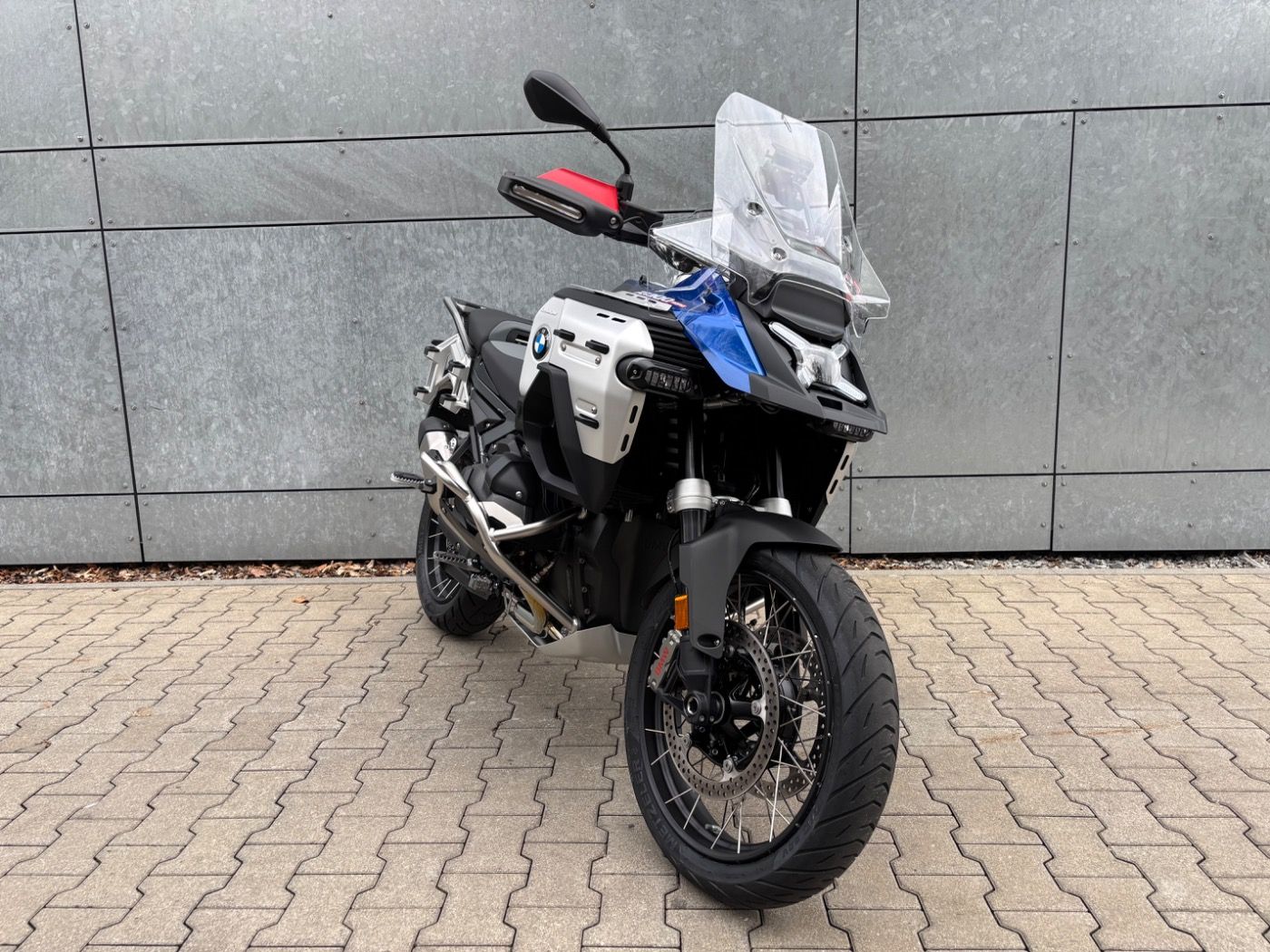 Fahrzeugabbildung BMW R 1300 GS Adventure Trophy ASA 3 Pakete Adaptive