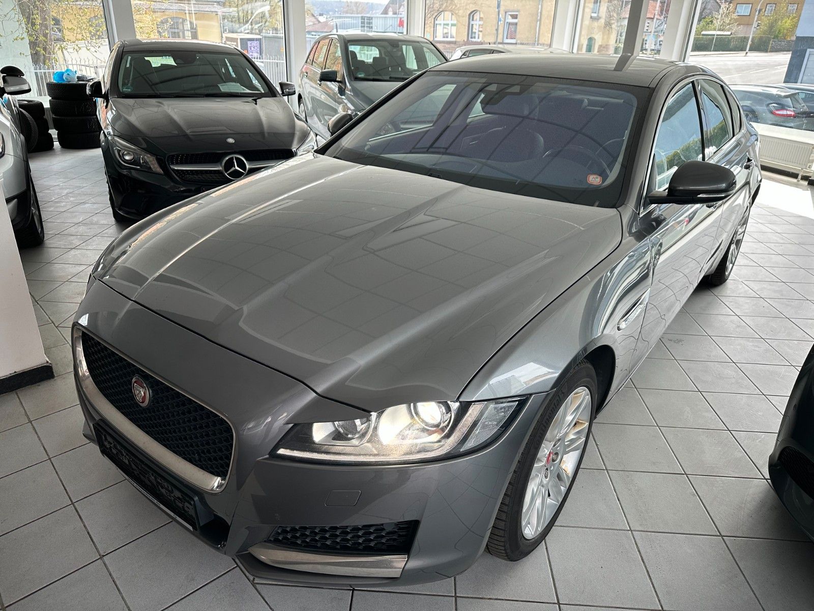 JAGUAR XF