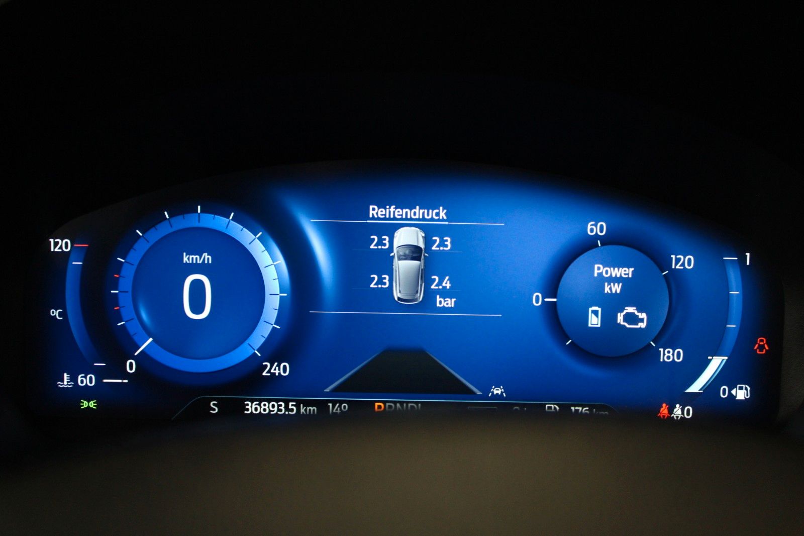 Fahrzeugabbildung Ford Kuga 2.5 PHEV ST-Line Aut. NAVI CAM WinterPaket