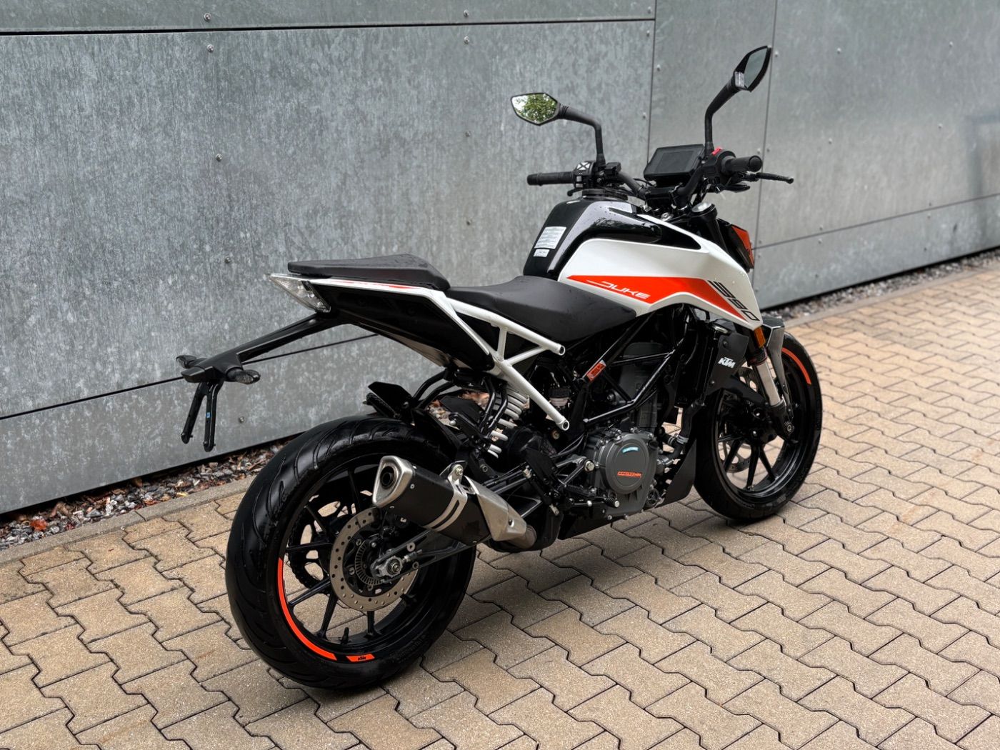 Fahrzeugabbildung KTM 390 Duke