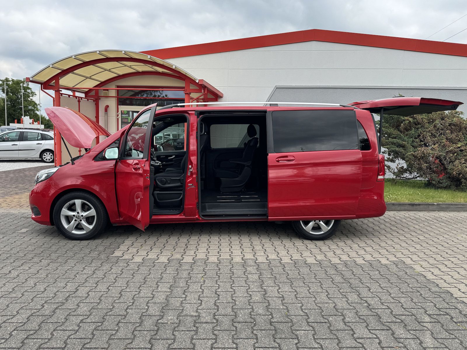 Fahrzeugabbildung Mercedes-Benz V 250 EDITION lang/Navi/DAB/Spur/StandHz