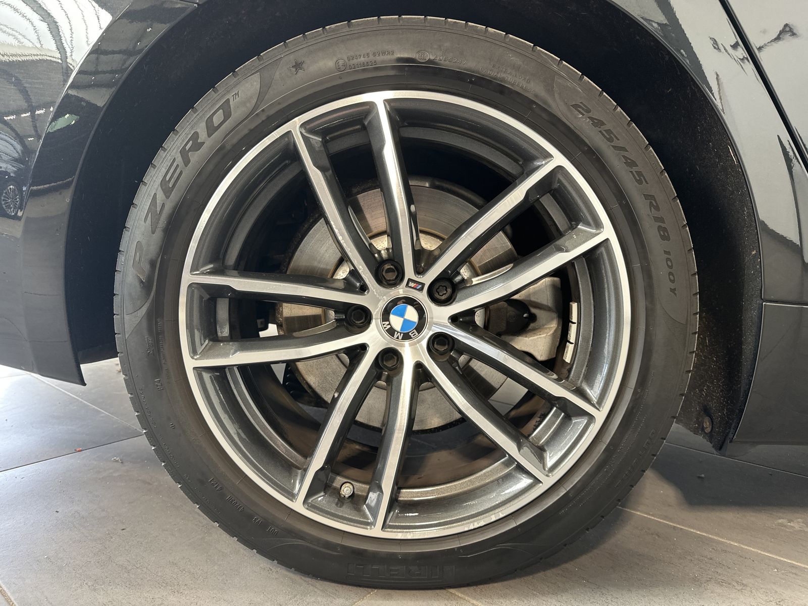 Fahrzeugabbildung BMW 520d Touring xDrive M-Sport NAV+LED+ACC+HIFI+DDC