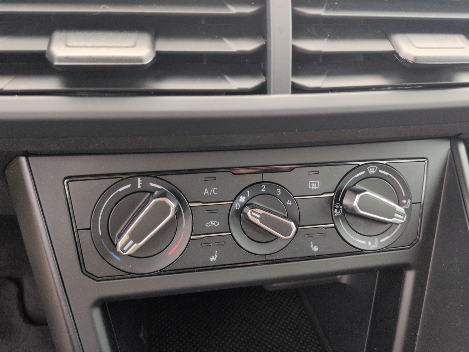 Polo 1.0 Fresh KLIMA+LED+SHZ+APP+LANE-ASSIST