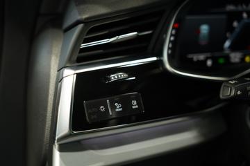 2020 AUDI SQ8 — миниатюра 30