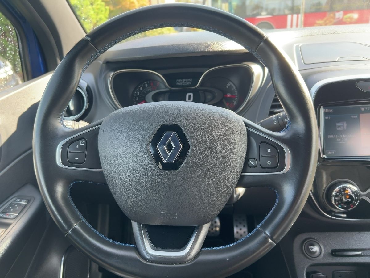 Fahrzeugabbildung Renault Captur Version S TCe 150 GPF ABS Fahrerairbag ES - mit KI generiert/bearbeitet