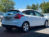 Ford Focus Lim. Trend  Klima*SHZ - Ford Focus aus 2011: Limousine