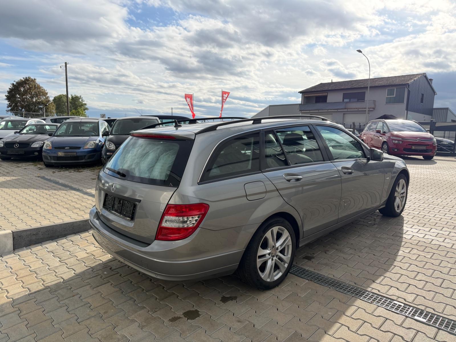 Mercedes-Benz C200 2010 — photo 5
