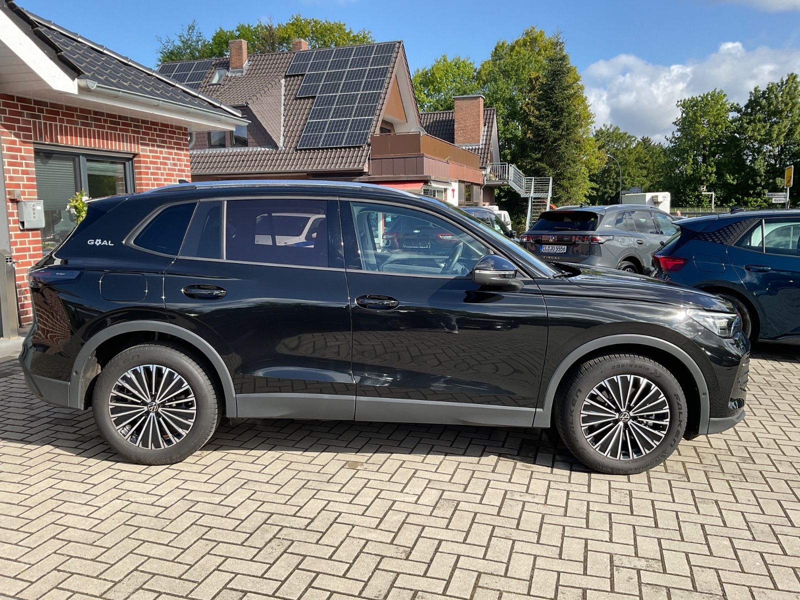 Fahrzeugabbildung Volkswagen Tiguan 2.0 TDI DSG GOAL,AHK,IQLight,Navi,ACC,Kam