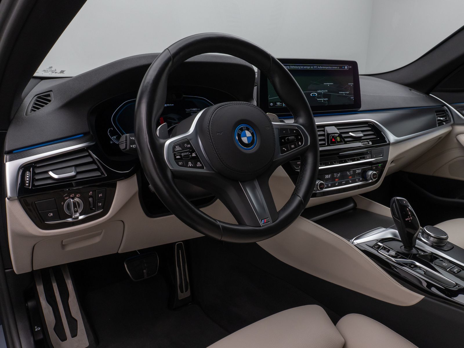 Fahrzeugabbildung BMW 530e xD M Sport Massage Laser HUD DAB Individual