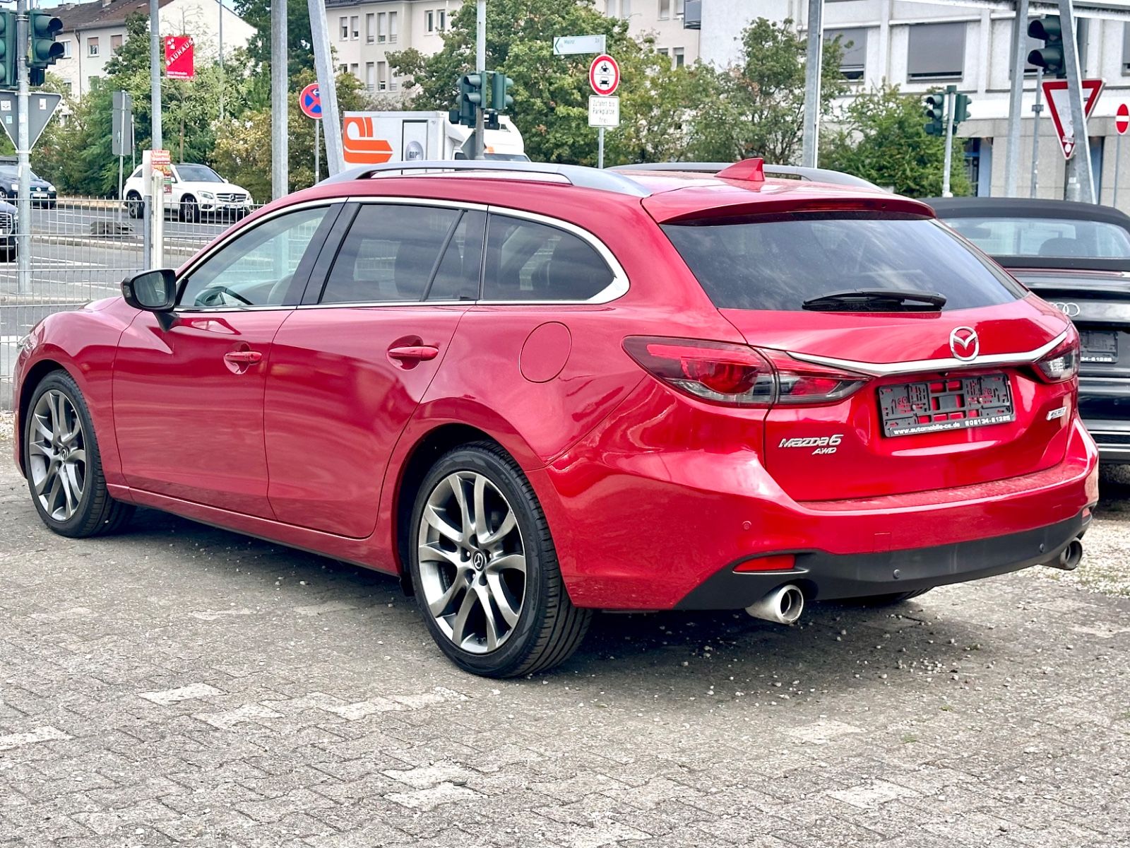 Fahrzeugabbildung Mazda 6 KOMBI SPORTS-LINE AWD ALLRAD*HEAD-UP*