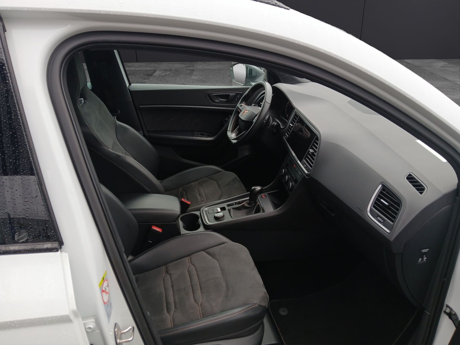 Fahrzeugabbildung CUPRA Ateca TSI DSG 4Drive LED AHK Navi Pano AID ACC P