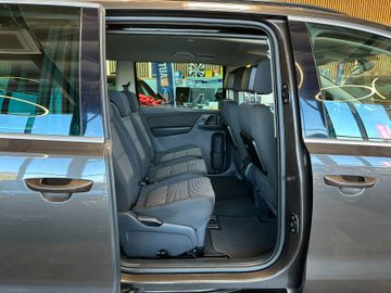 Volkswagen Sharan*7-Sitzer*3-ZONEN*SZHZ*NAVI*TEMPO*AHK*PDC