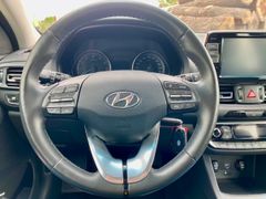 Fahrzeugabbildung Hyundai i30 1.0 T-GDI AAC SHZ KAMERA ALU ALLWETTER