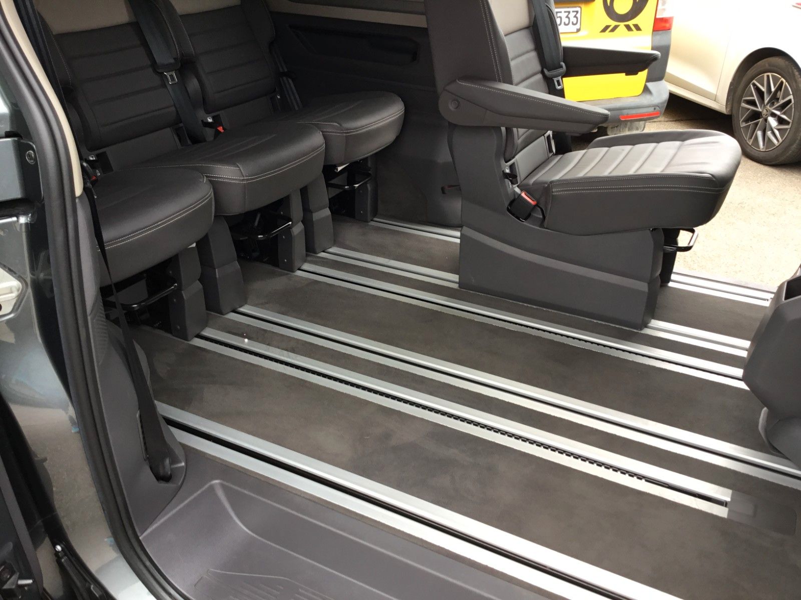 Fahrzeugabbildung Volkswagen T7 Multivan Life TDI DSG LÜ+AHK+ACC+LED+Leder