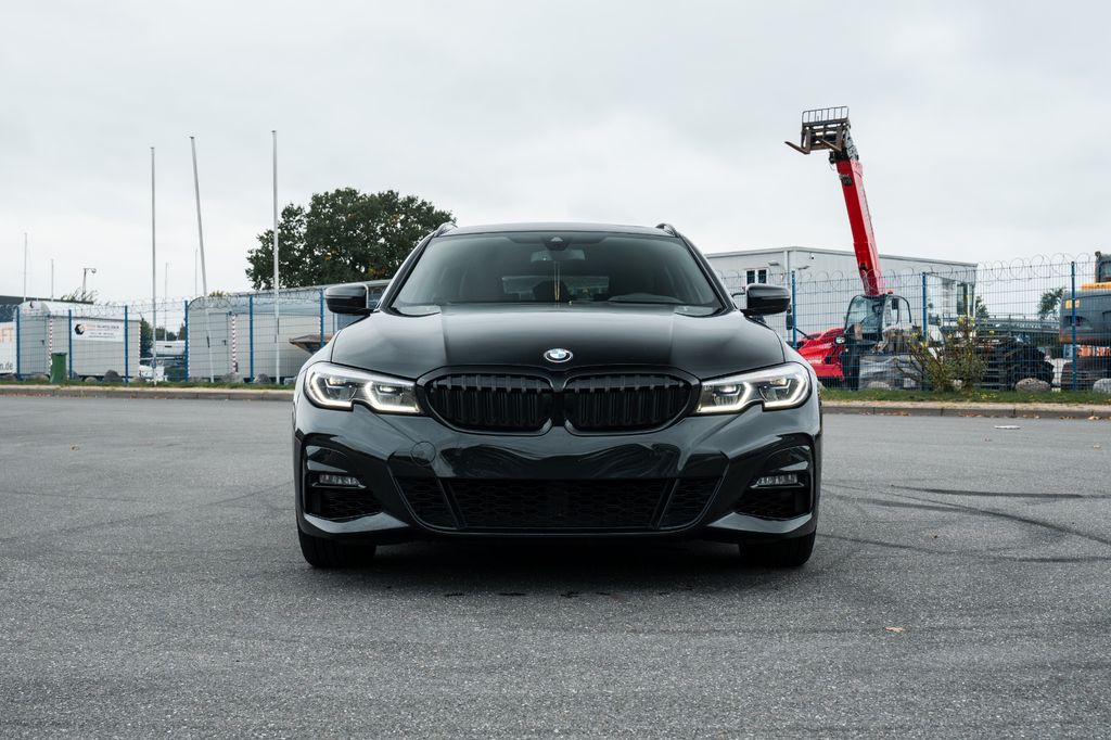 Image of BMW 330